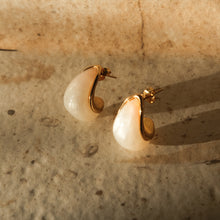 Load image into Gallery viewer, AMELIA EARRINGS