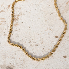 Load image into Gallery viewer, DELIA SHORT NECKLACE