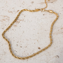 Load image into Gallery viewer, DELIA SHORT NECKLACE