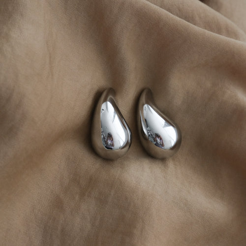 CHRISHELL SILVER EARRINGS