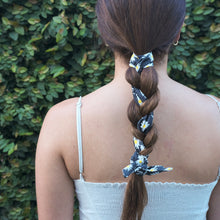 Load image into Gallery viewer, DAISY BANDANA