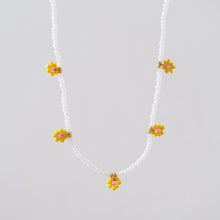 Load image into Gallery viewer, DAISY NECKLACE