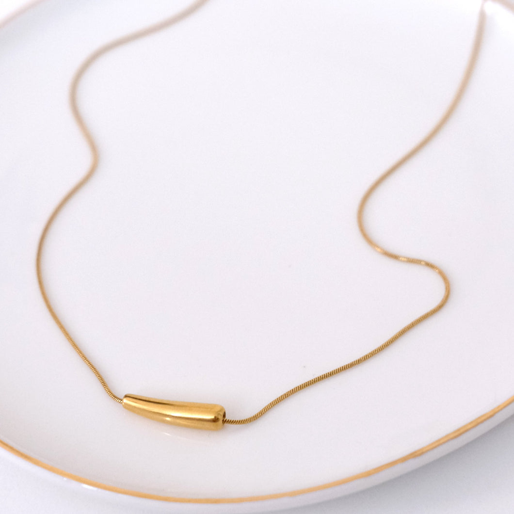 GISE NECKLACE